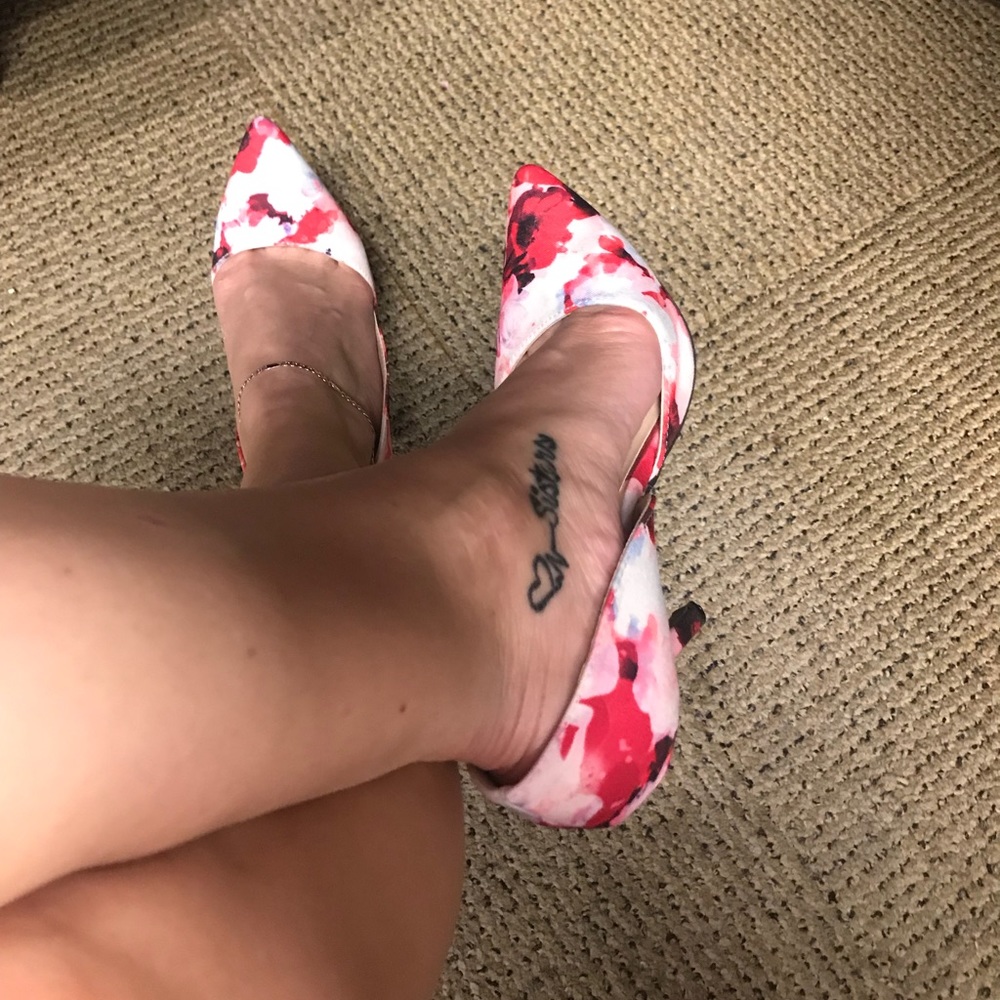 Floral pumps size 6
